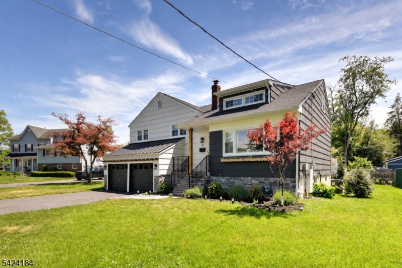 305 Buttfield Dr