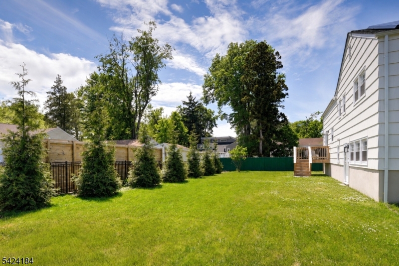 305 Buttfield Dr