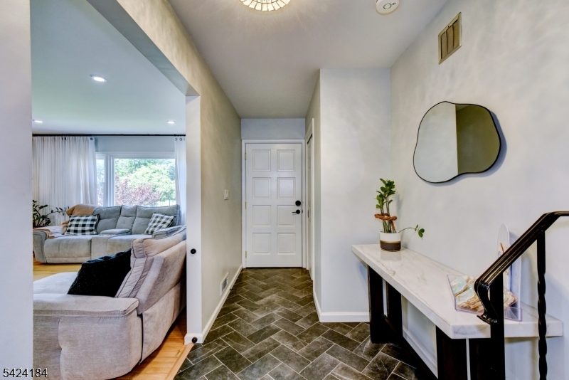 305 Buttfield Dr
