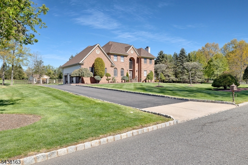 1 Bailiwick Dr