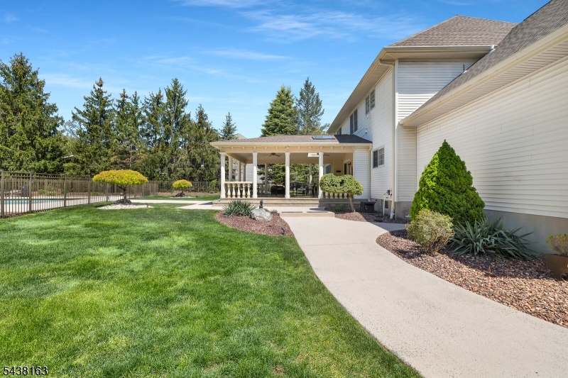 1 Bailiwick Dr