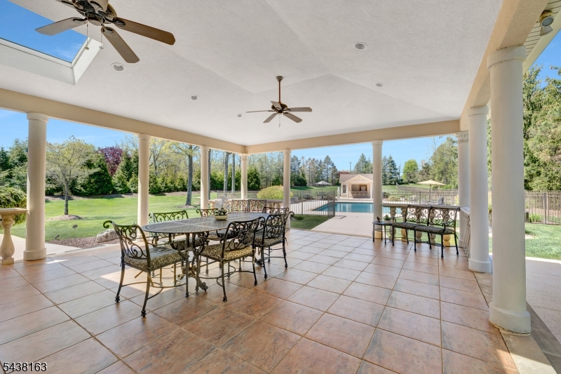 1 Bailiwick Dr