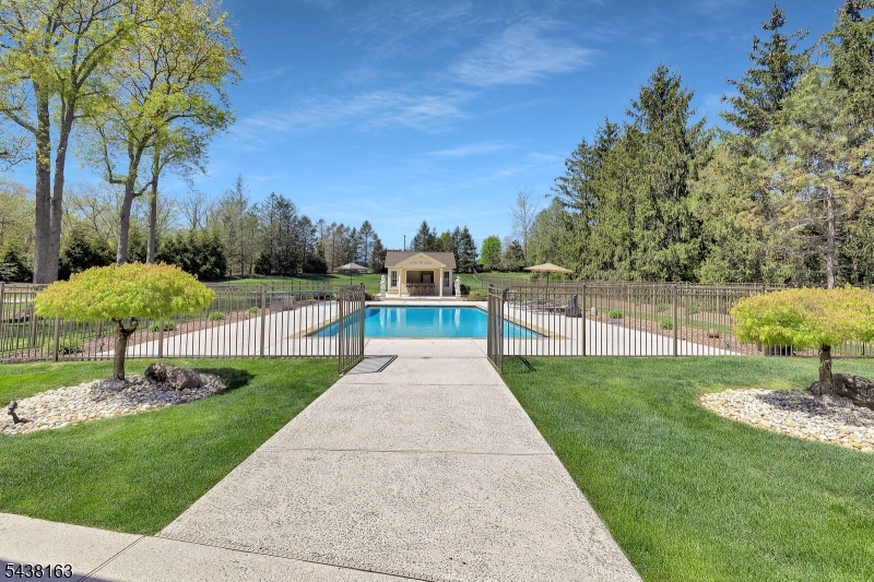 1 Bailiwick Dr