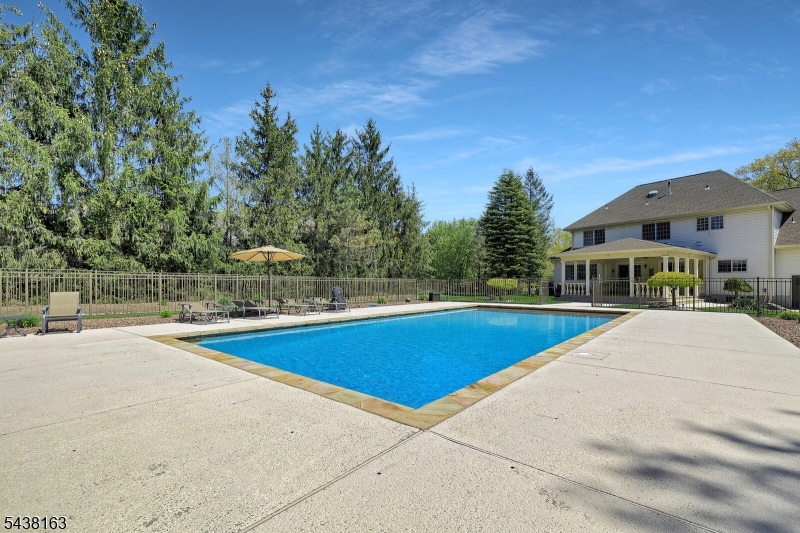 1 Bailiwick Dr