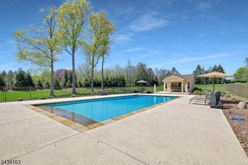 1 Bailiwick Dr