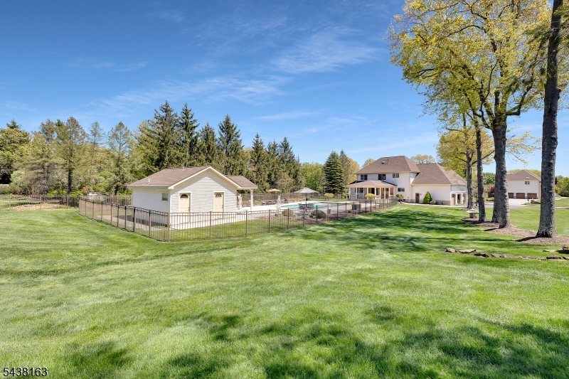 1 Bailiwick Dr