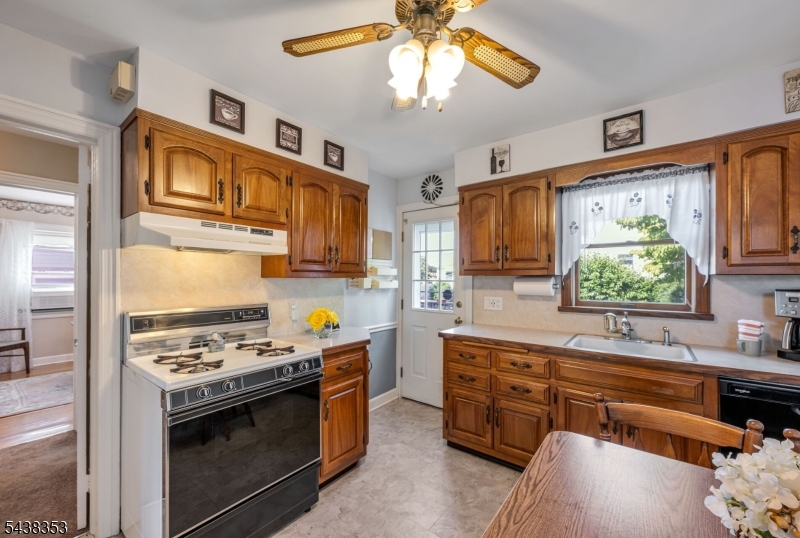 65 Harding Ave
