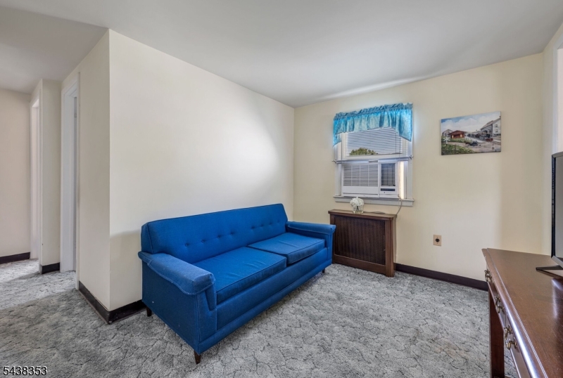65 Harding Ave