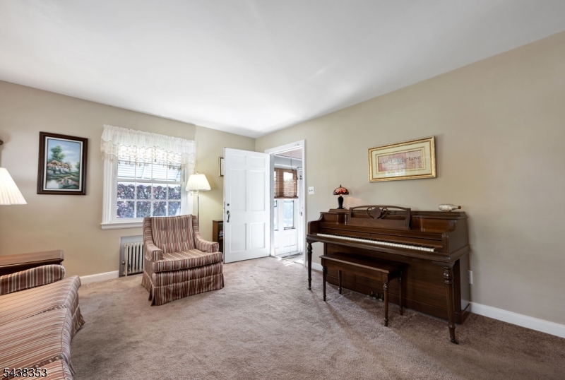 65 Harding Ave