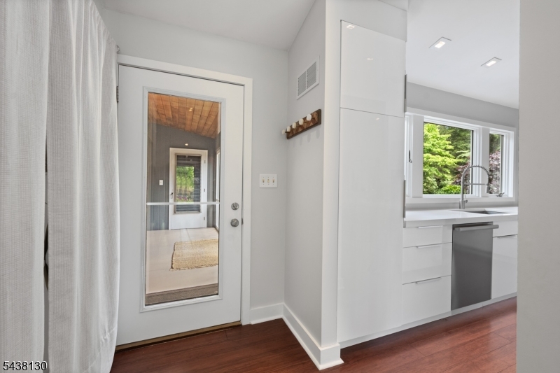 67 Wertsville Rd