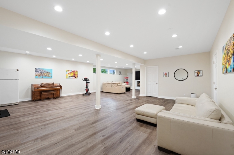 67 Wertsville Rd