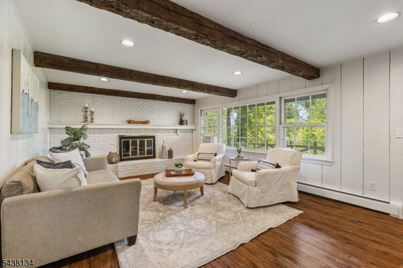 731 Long Hill Rd