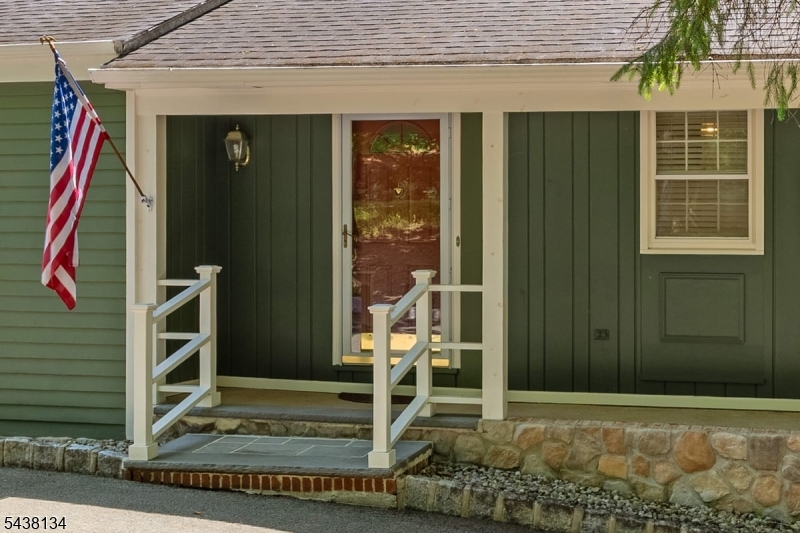 731 Long Hill Rd