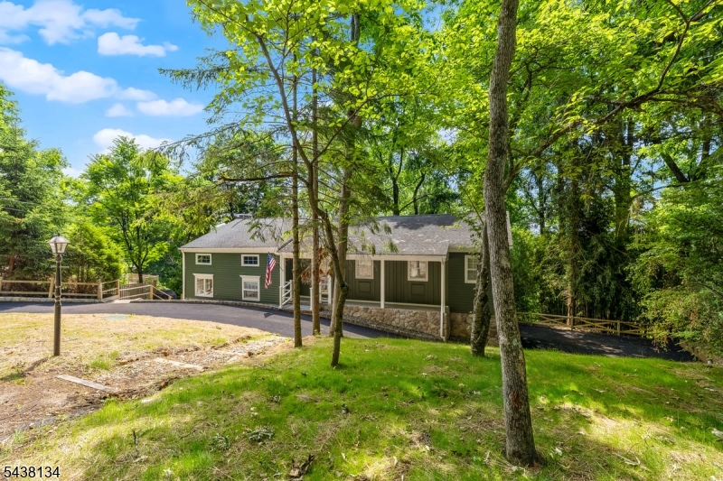 731 Long Hill Rd