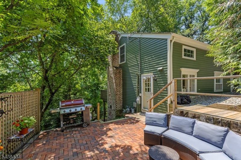 731 Long Hill Rd