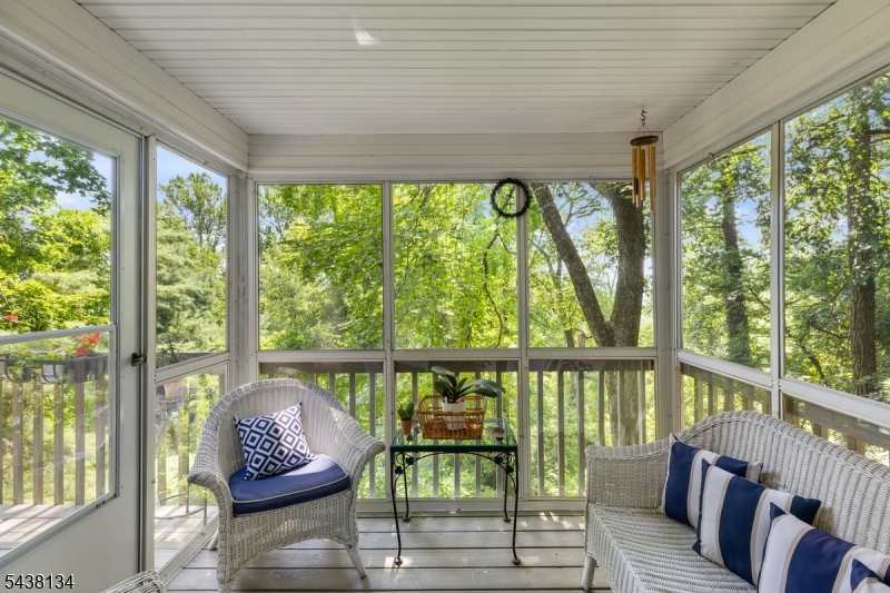 731 Long Hill Rd