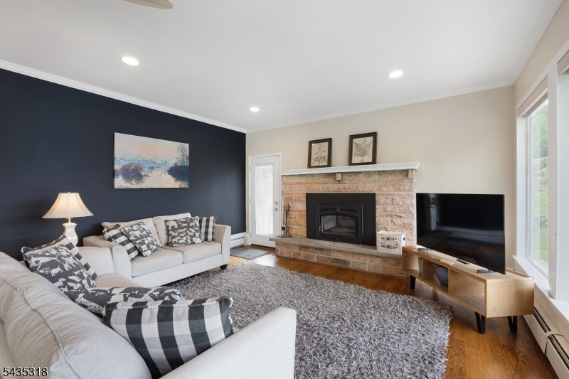 257 Hudson Ave
