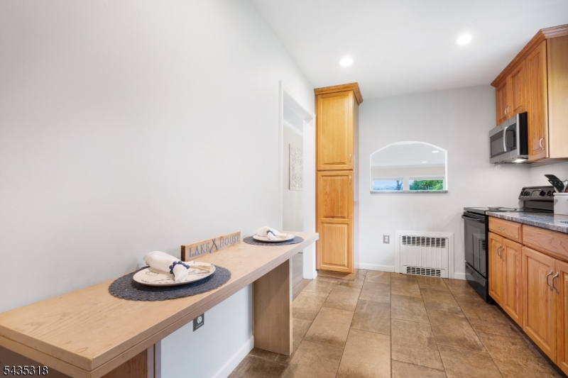 257 Hudson Ave