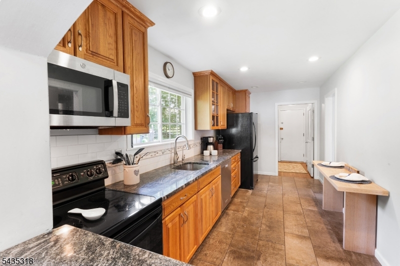 257 Hudson Ave
