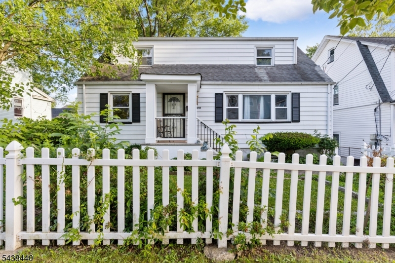 102 Hobson St