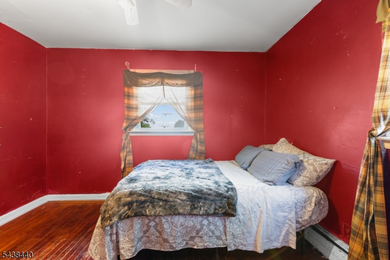 102 Hobson St