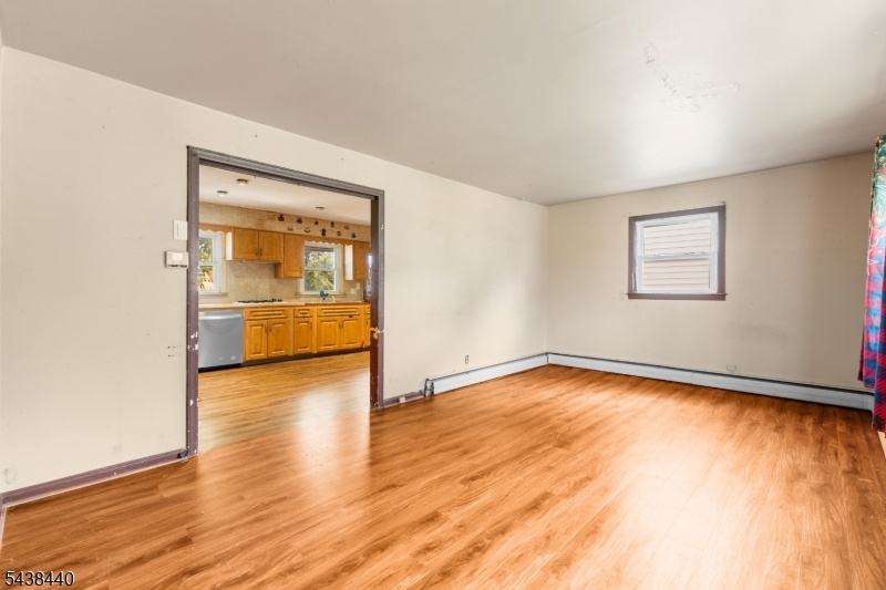 102 Hobson St