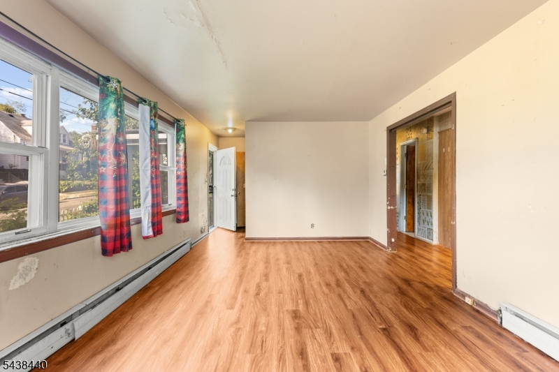 102 Hobson St