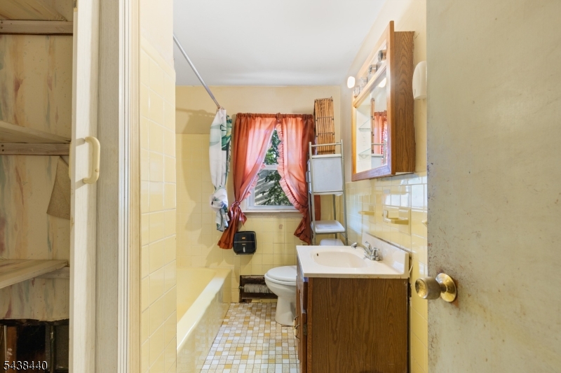 102 Hobson St