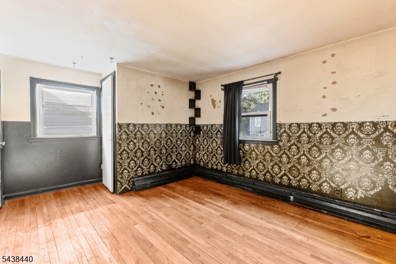 102 Hobson St
