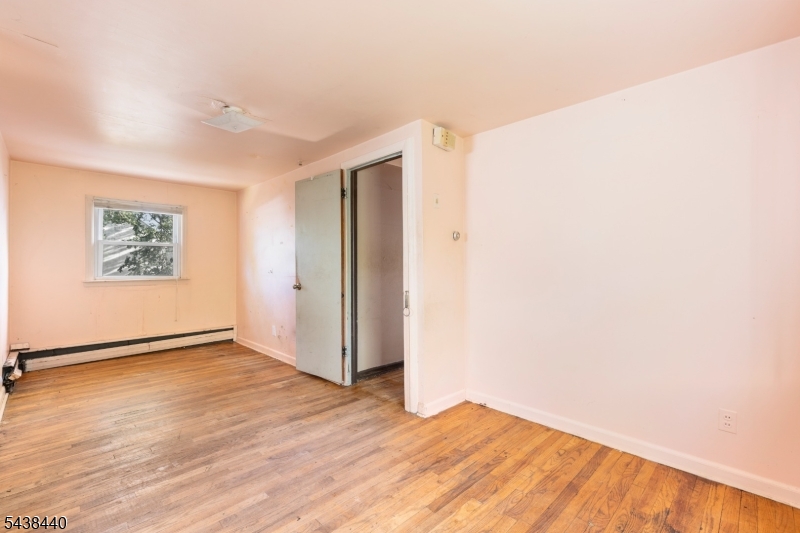 102 Hobson St