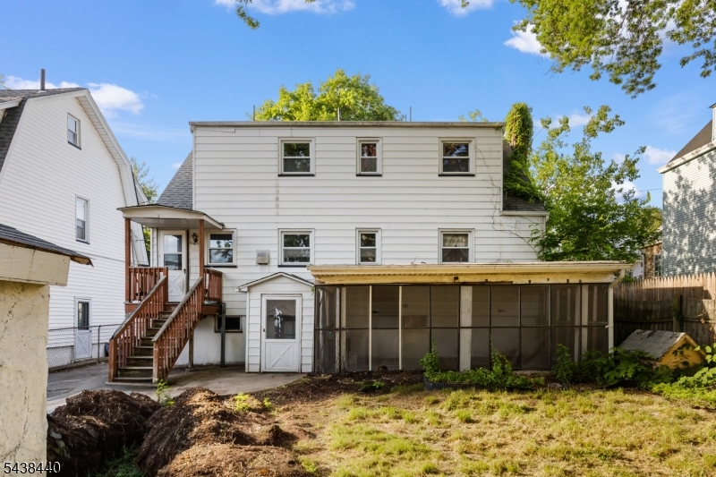 102 Hobson St