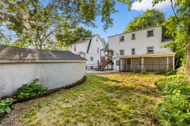 102 Hobson St
