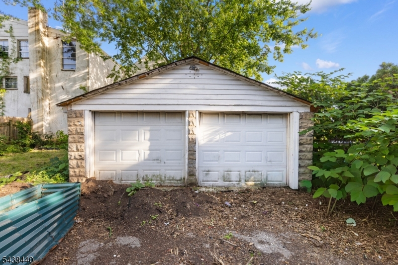 102 Hobson St