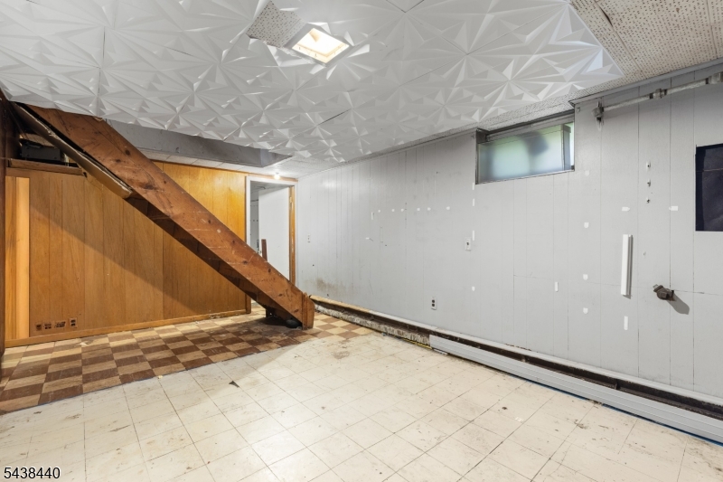 102 Hobson St
