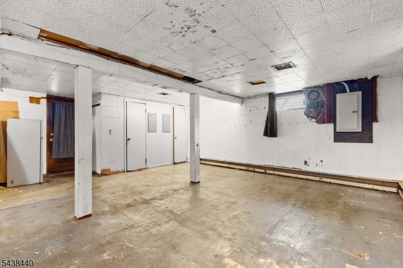 102 Hobson St