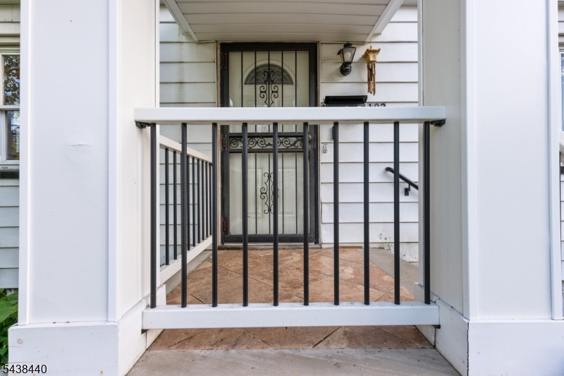 102 Hobson St