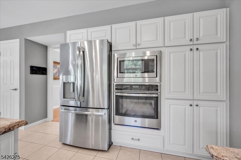 25 Solomon Dr