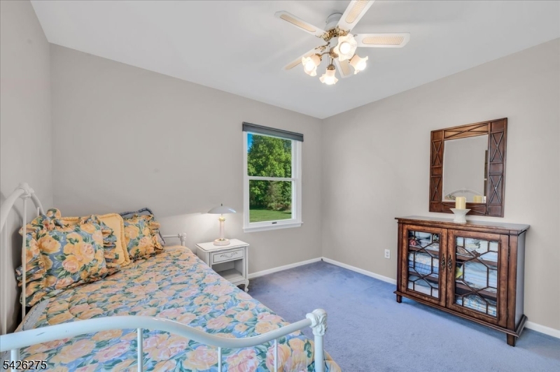 25 Solomon Dr