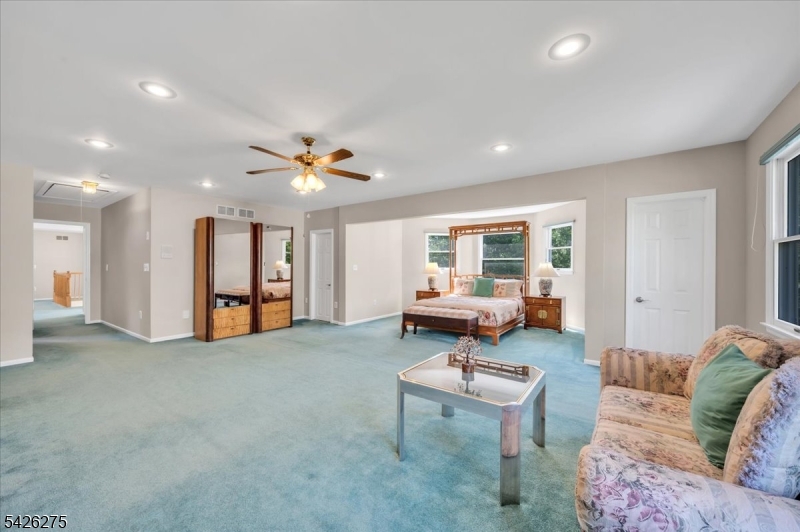 25 Solomon Dr
