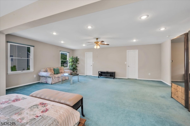 25 Solomon Dr
