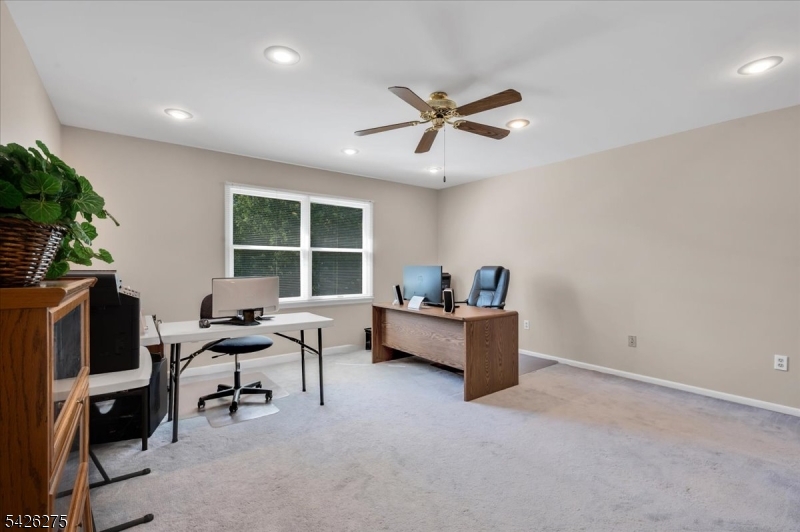 25 Solomon Dr