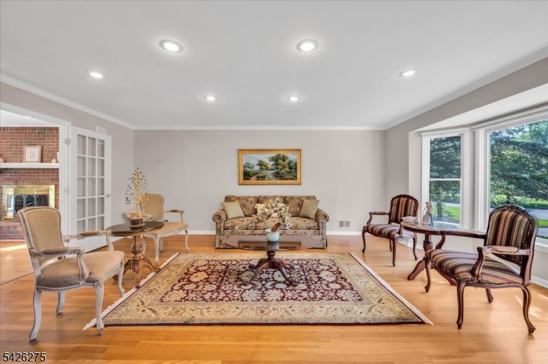 25 Solomon Dr
