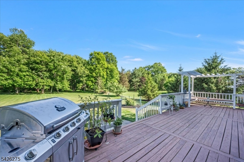 25 Solomon Dr