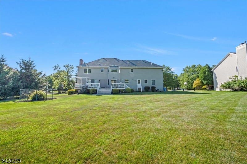 25 Solomon Dr