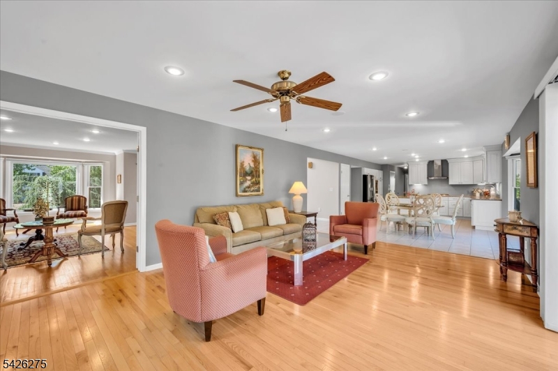 25 Solomon Dr