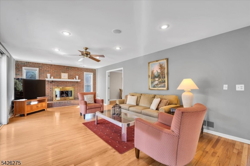 25 Solomon Dr