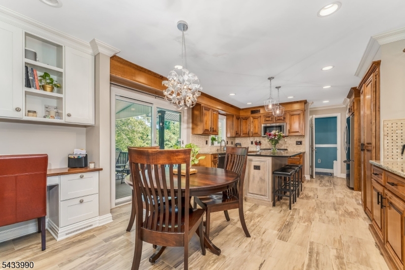 8 Shurts Rd