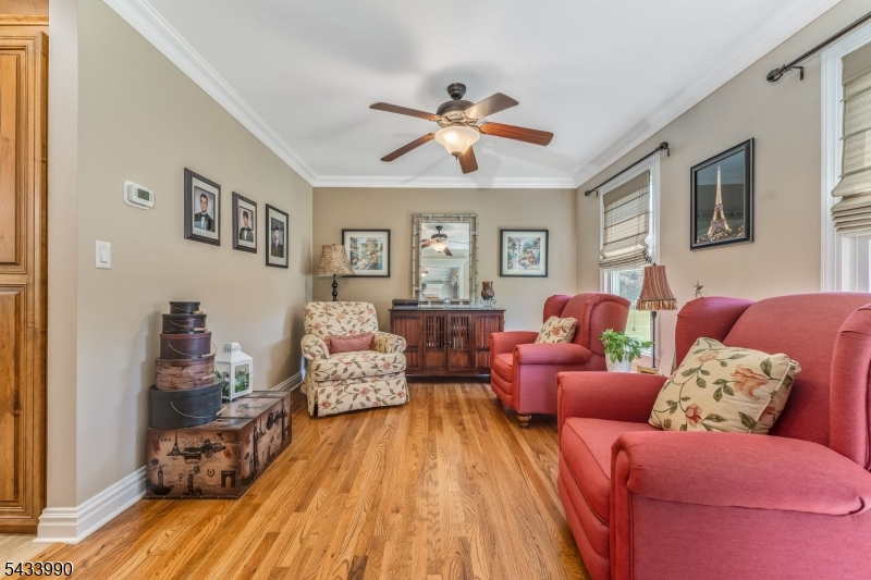 8 Shurts Rd