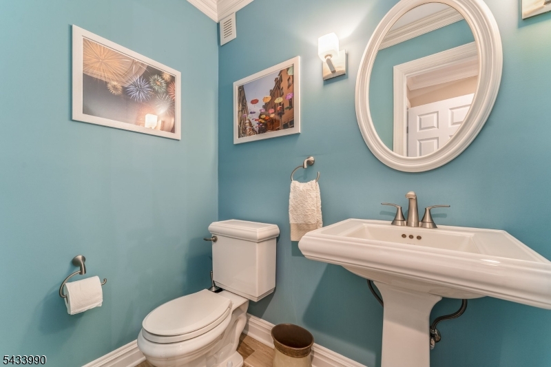 8 Shurts Rd