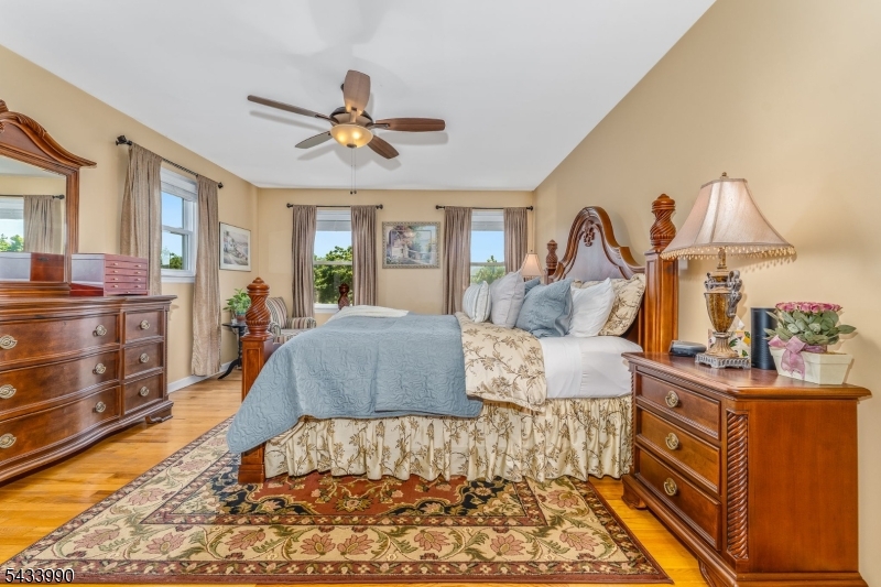 8 Shurts Rd